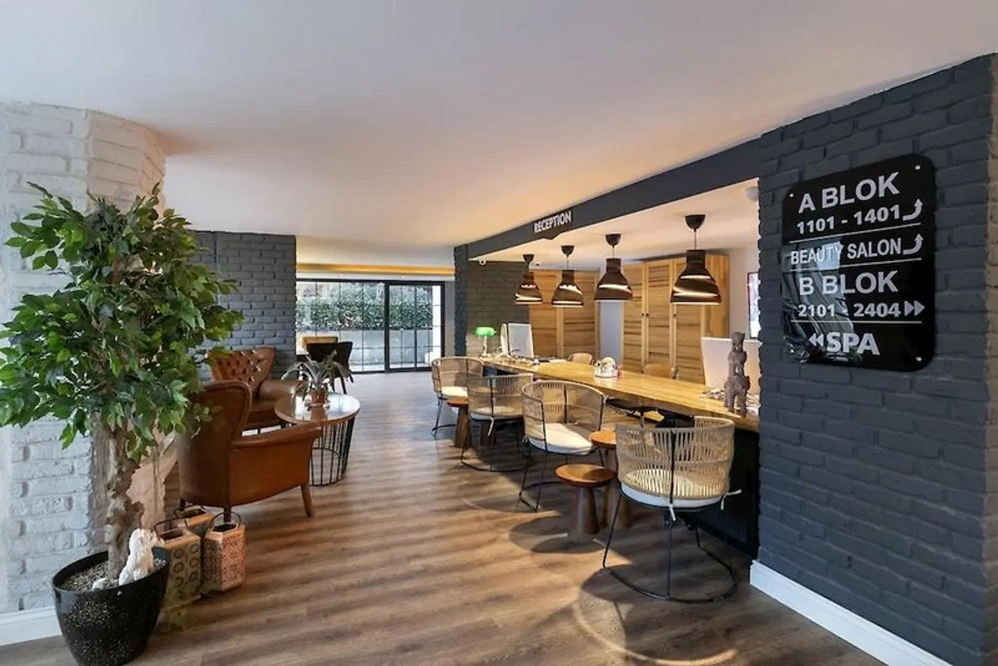 Azuu Boutique Hotel Restaurant