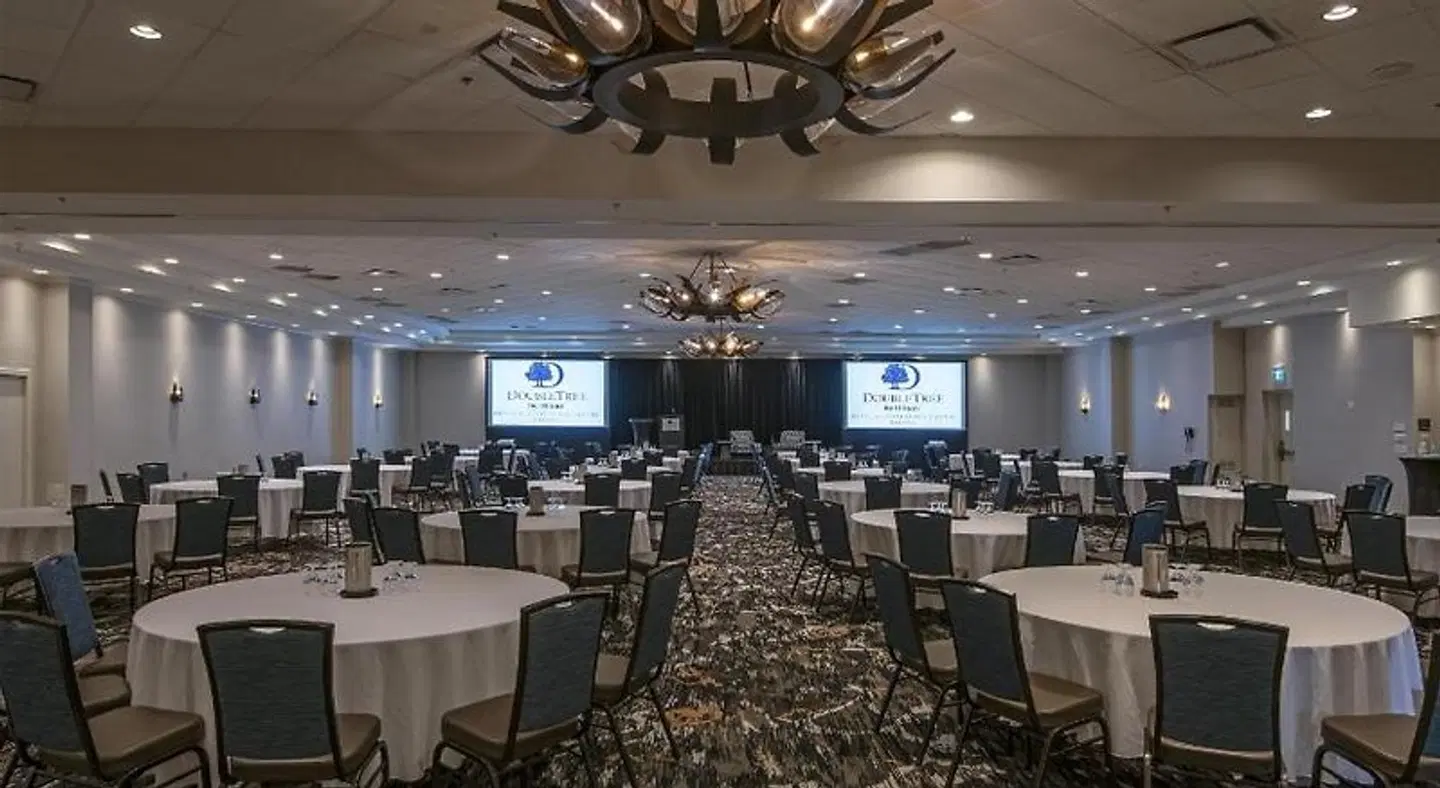 DoubleTree by Hilton Hotel & Conference Centre Regina Restaurant