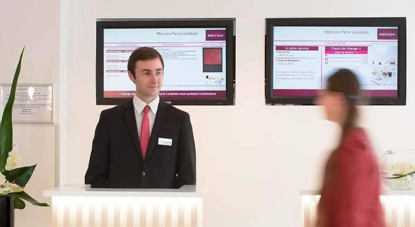 Mercure Paris Levallois Perret Hotel PEOPLE