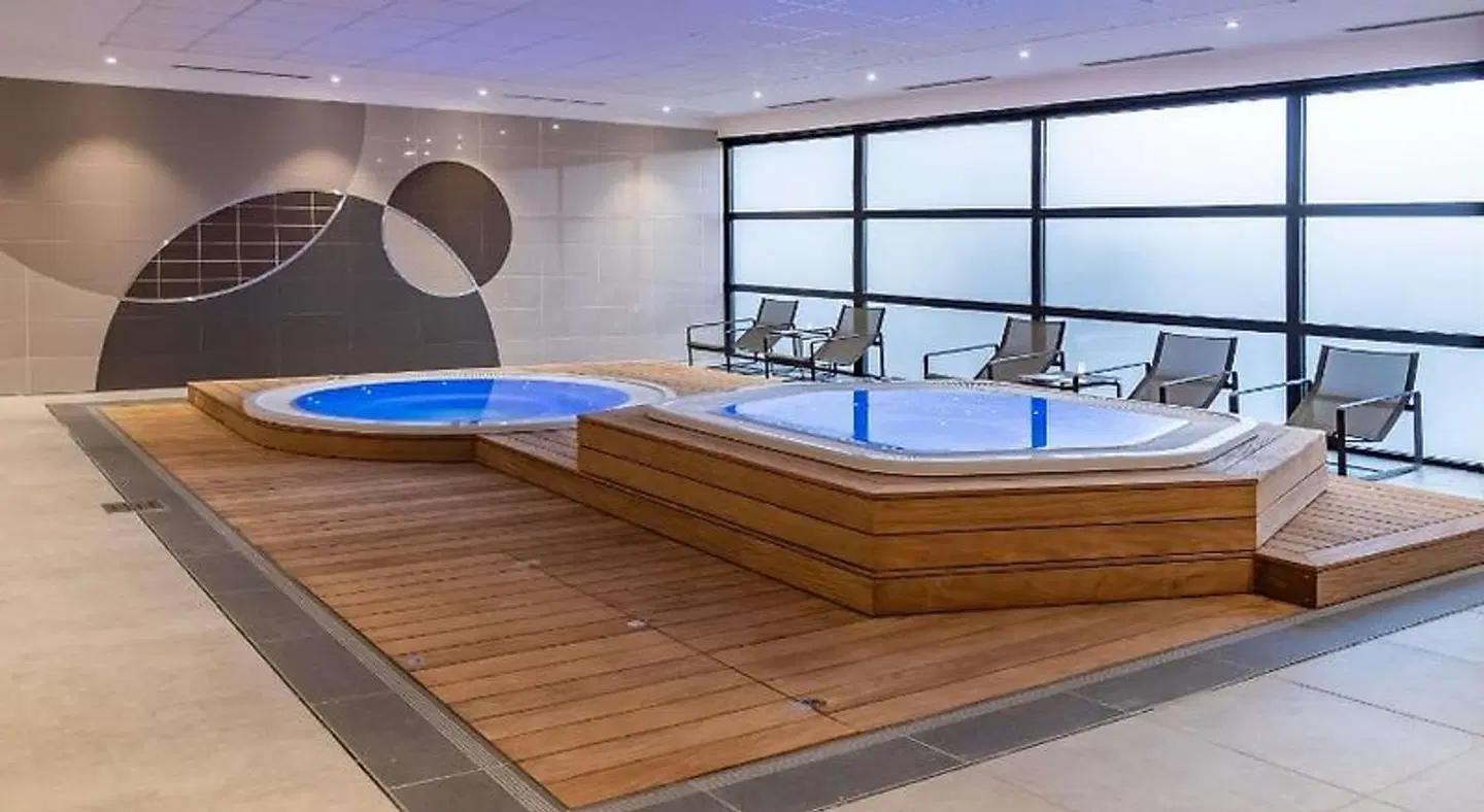 Novotel Saint-Quentin in Yvelines Hotel Hallenbad