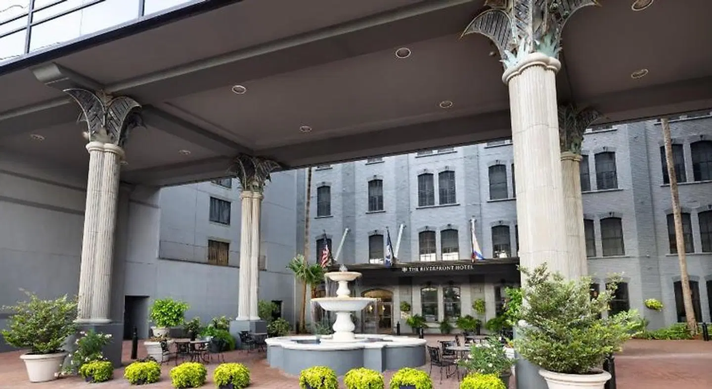 The Riverfront Hotel New Orleans EXTERIOR