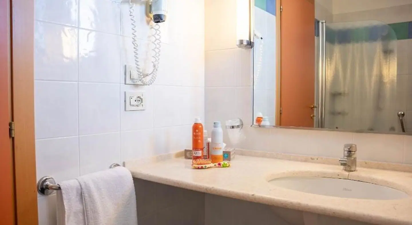 Hotel Rialto Grado Badezimmer