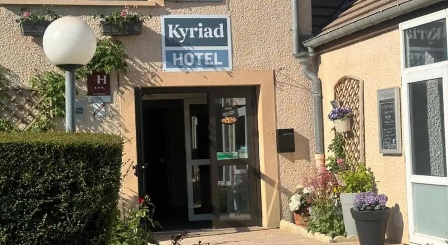 Kyriad Epernay EXTERIOR