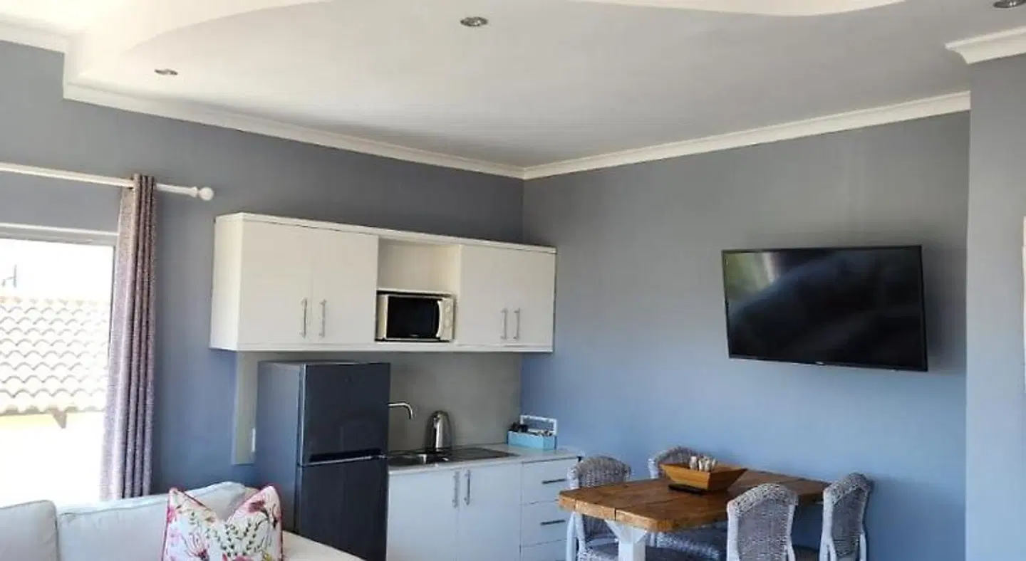 5 Options Guest House ROOM_EXAMPLE