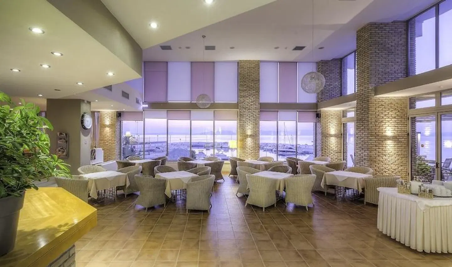 Cabo Verde Restaurant