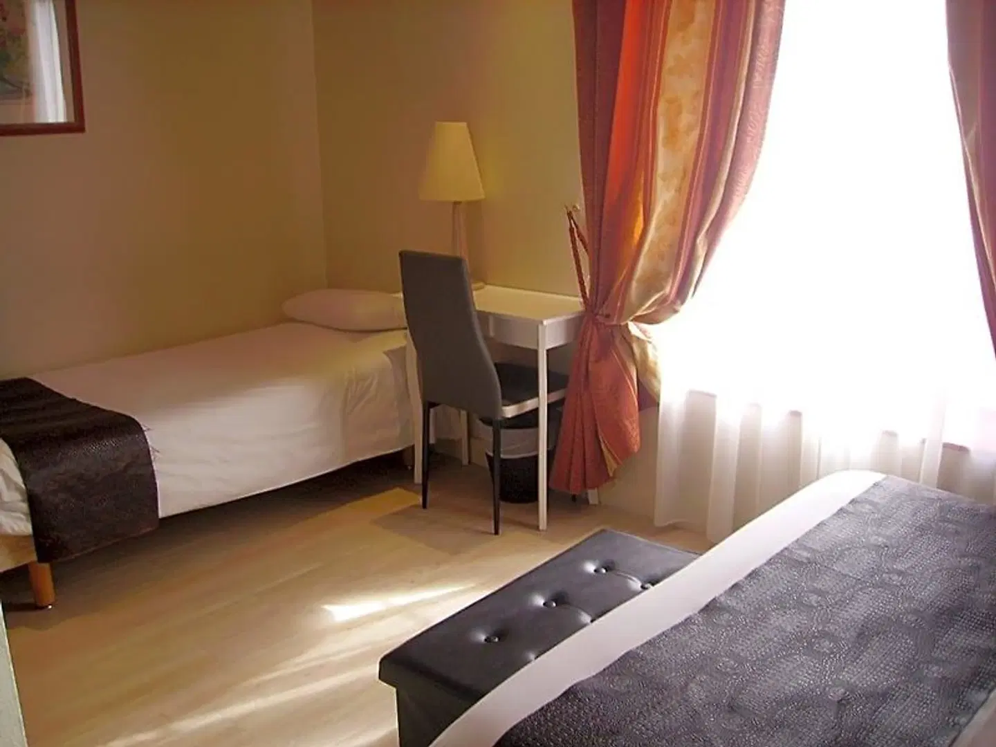Brit Hotel Aux Sacres Reims Centre ROOM_EXAMPLE
