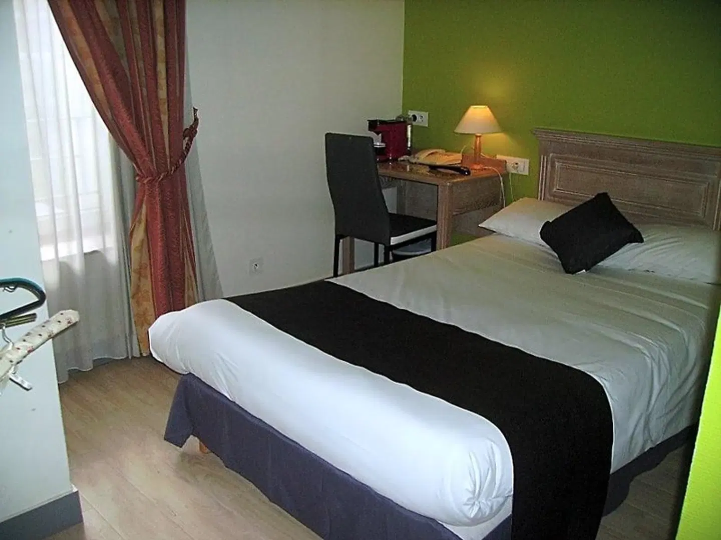 Brit Hotel Aux Sacres Reims Centre ROOM_EXAMPLE