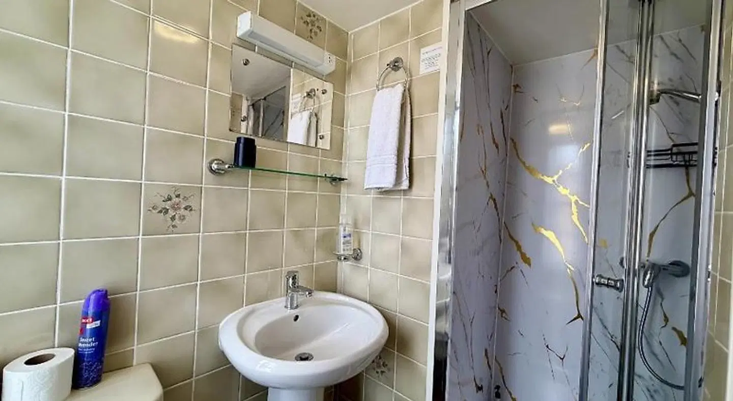 The Crescent Guest House Badezimmer