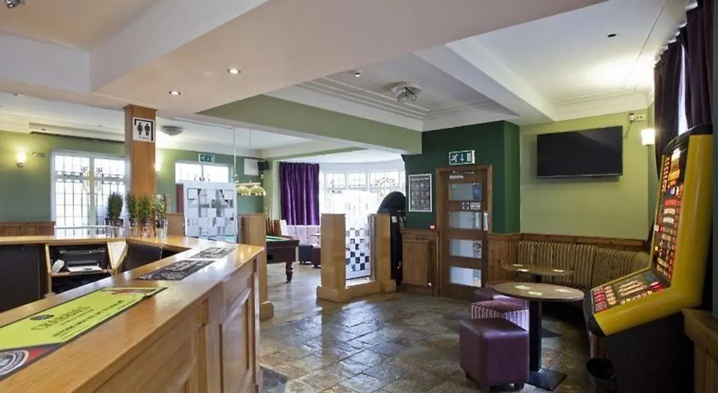 Burton Stone Inn Bar