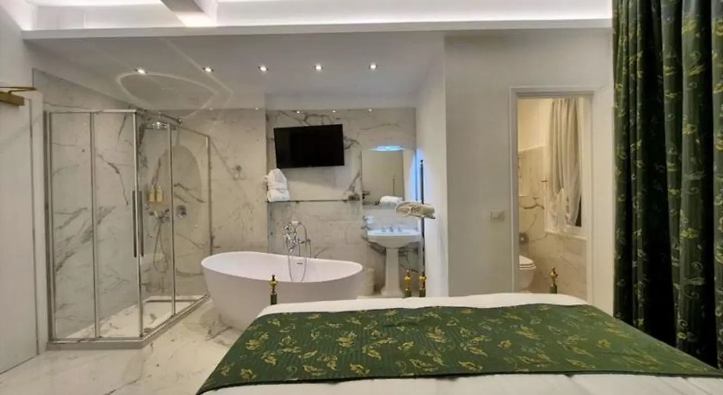 Eveline 2 - Piscina Privata o Jacuzzi Badezimmer