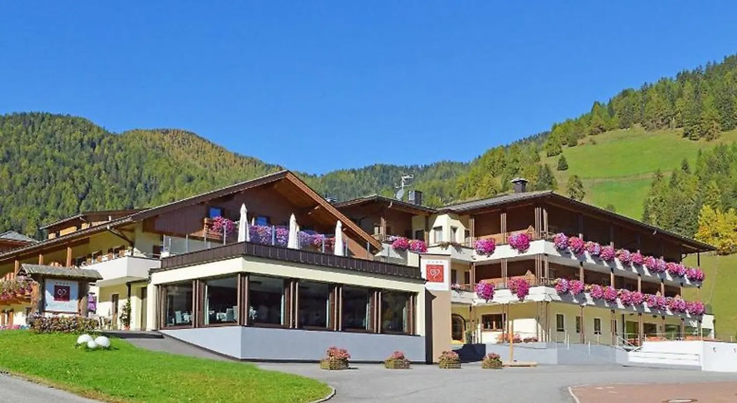 Hotel Trenker EXTERIOR