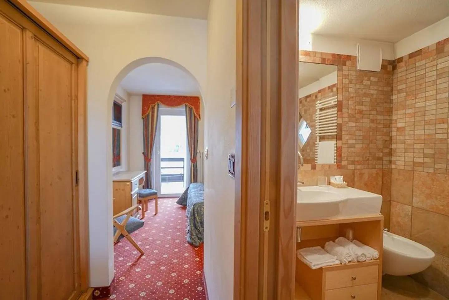 GH Monzoni Hotel Badezimmer