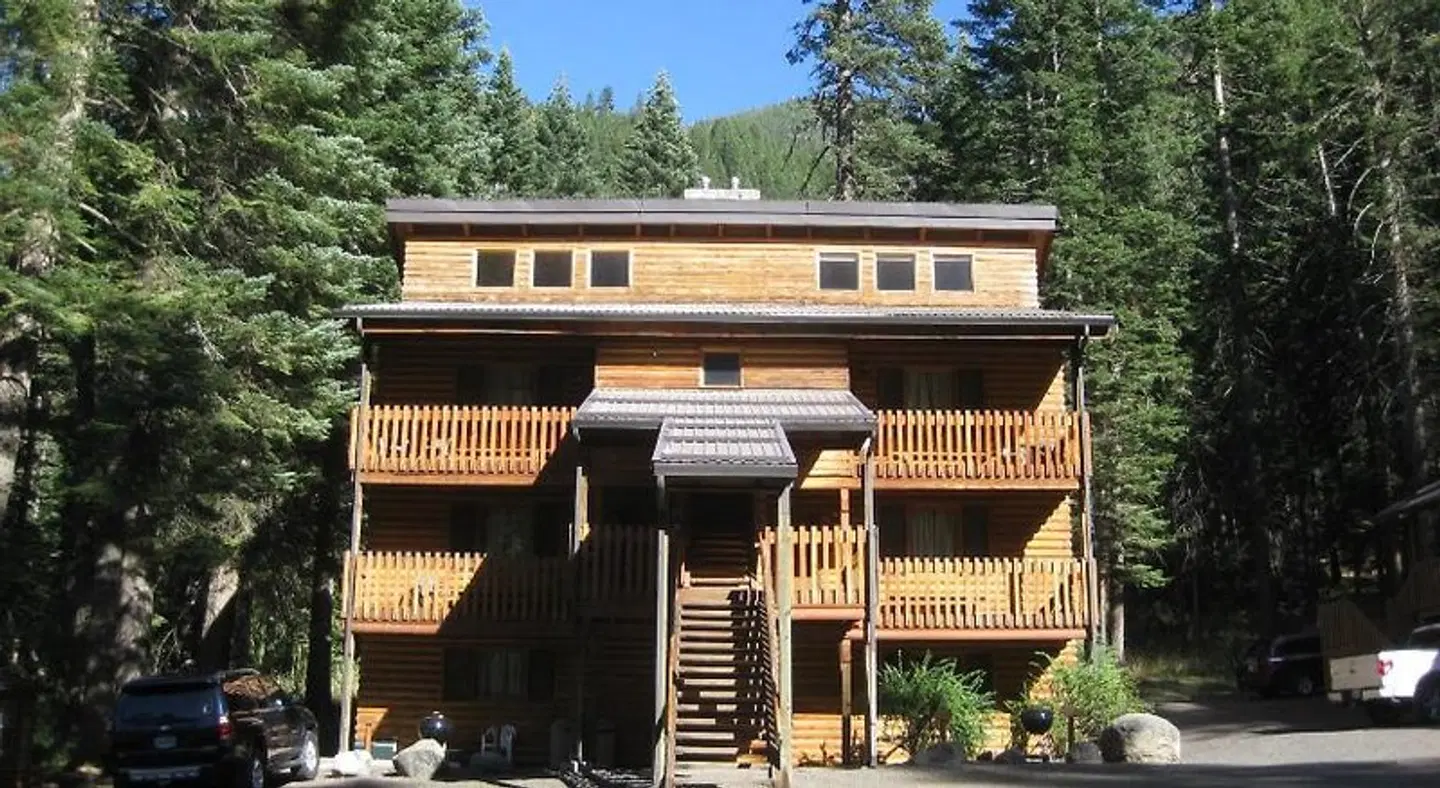 Eagle Cap Chalets EXTERIOR