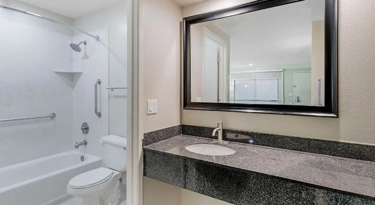 Best Western Cordelia Inn Badezimmer