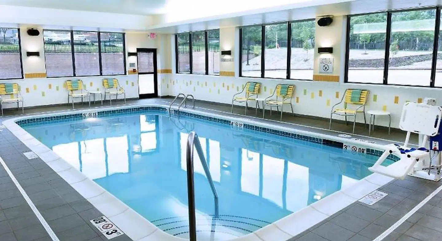 Fairfield by Marriott Inn & Suites Omaha West Hallenbad