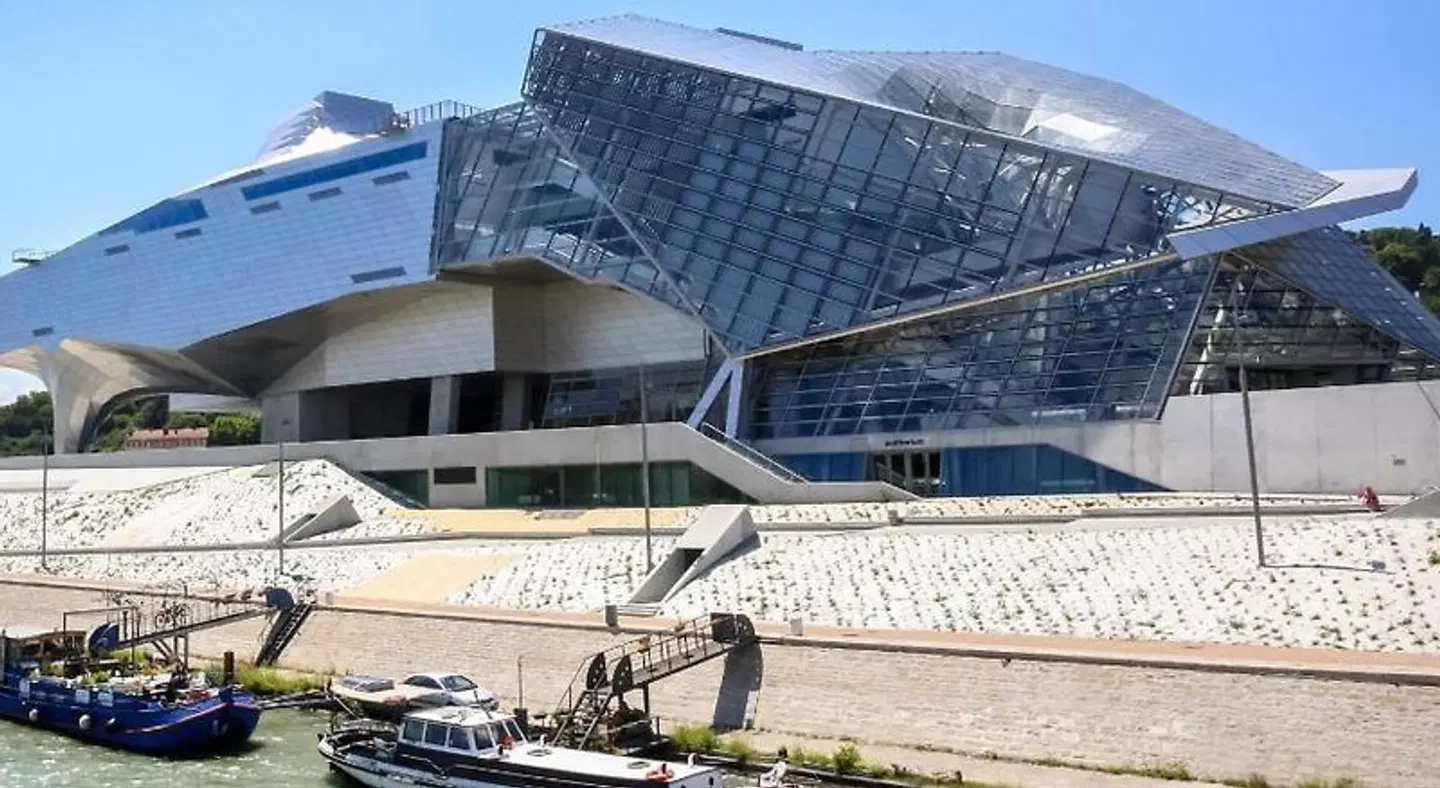 ibis budget Lyon Confluence EXTERIOR
