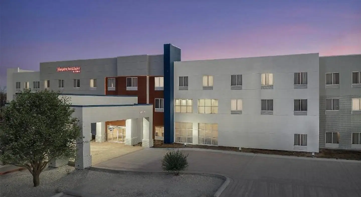 Hampton Inn & Suites Roswell EXTERIOR