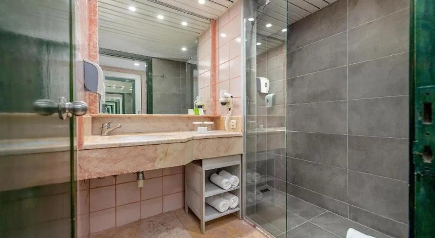 Asteria Collection Side Badezimmer