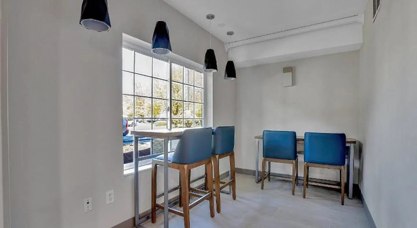 Holiday Inn Express & Suites Portland-Jantzen Beach by IHG ROOM_EXAMPLE