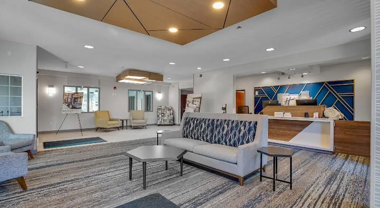 Holiday Inn Express & Suites Portland-Jantzen Beach by IHG LOUNGE_LOBBY