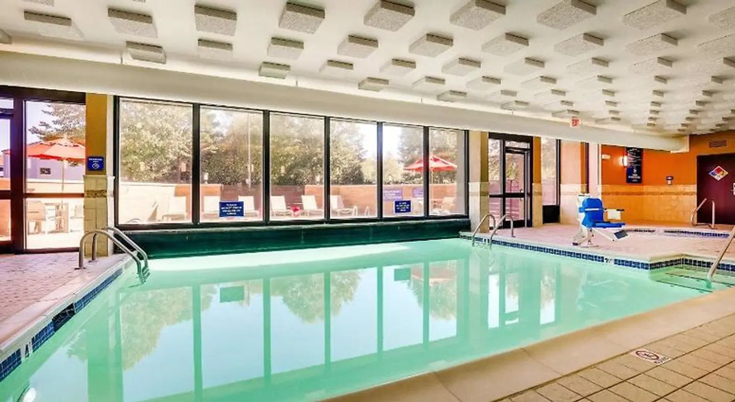 Drury Inn & Suites Charlotte University Place Hallenbad