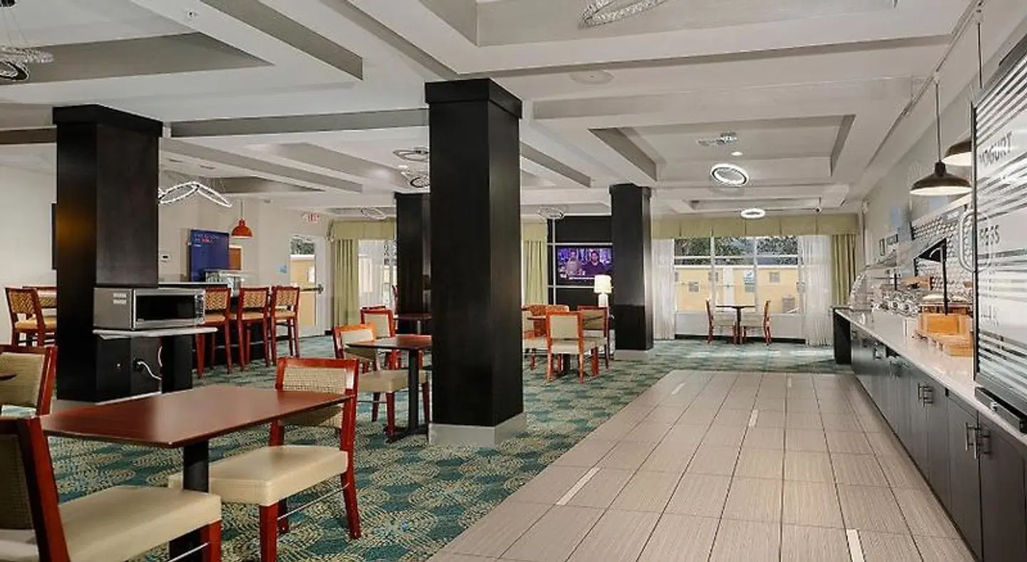 Holiday Inn Express & Suites Houston Northwest-Brookhollow by IHG LOUNGE_LOBBY