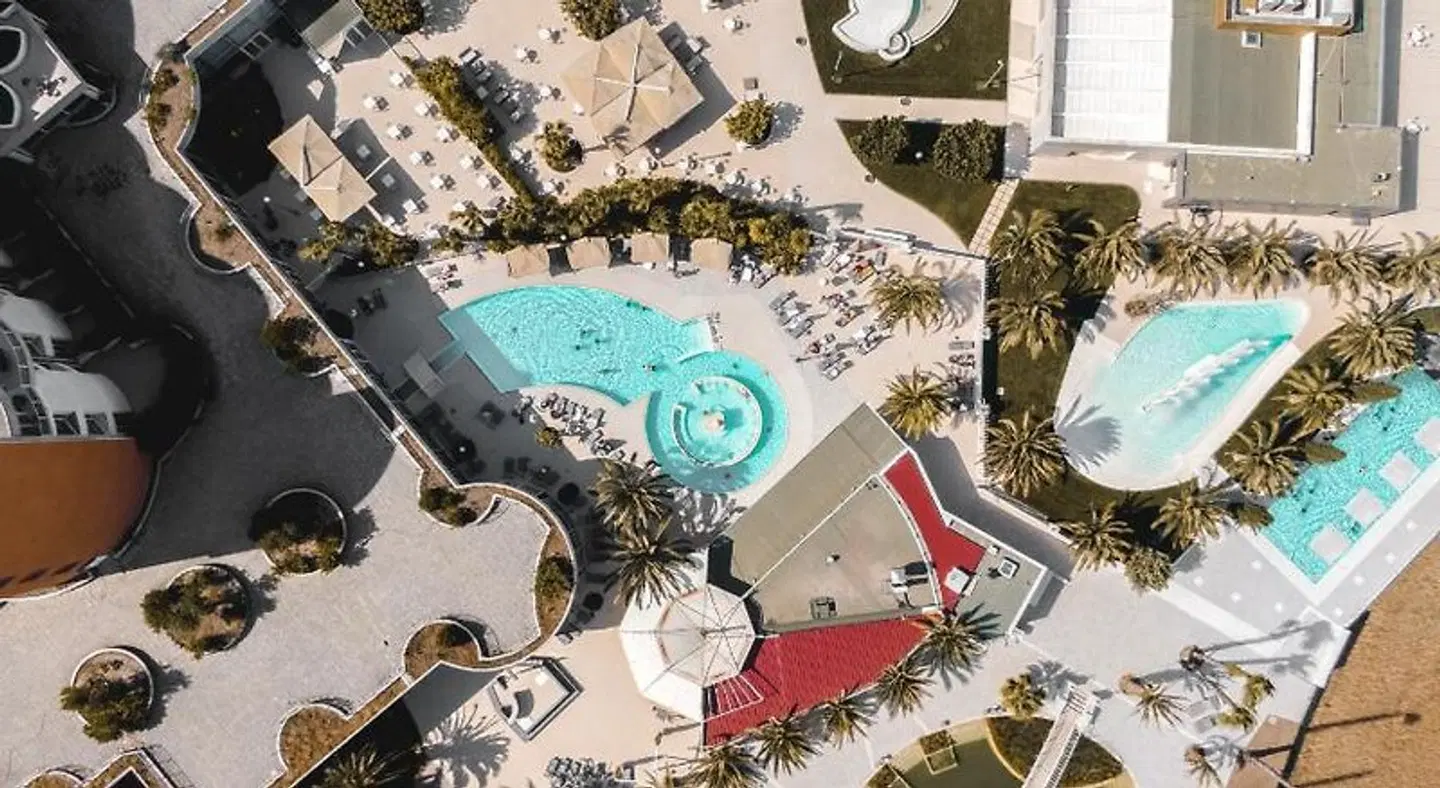 UNAHOTELS MH Matera OUTDOOR_POOL
