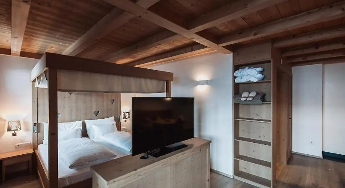 Zin Senfter Residence ROOM_EXAMPLE