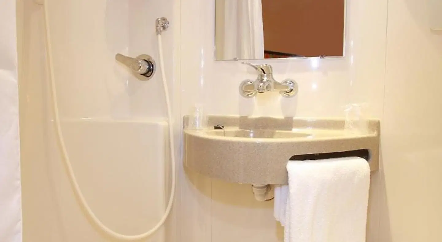 Premiere Classe Epernay Badezimmer