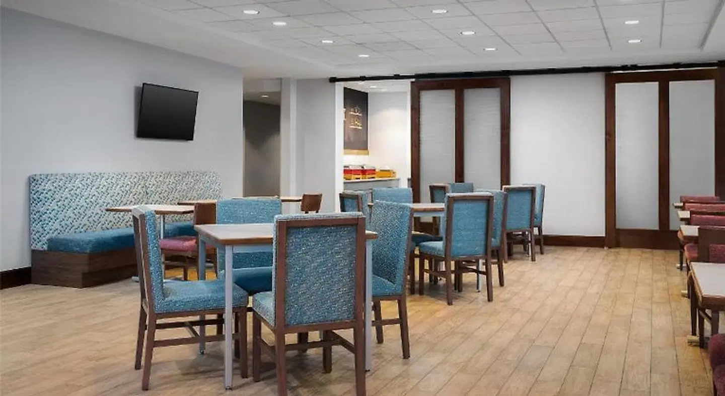 Hampton Inn & Suites Omaha-Downtown Restaurant