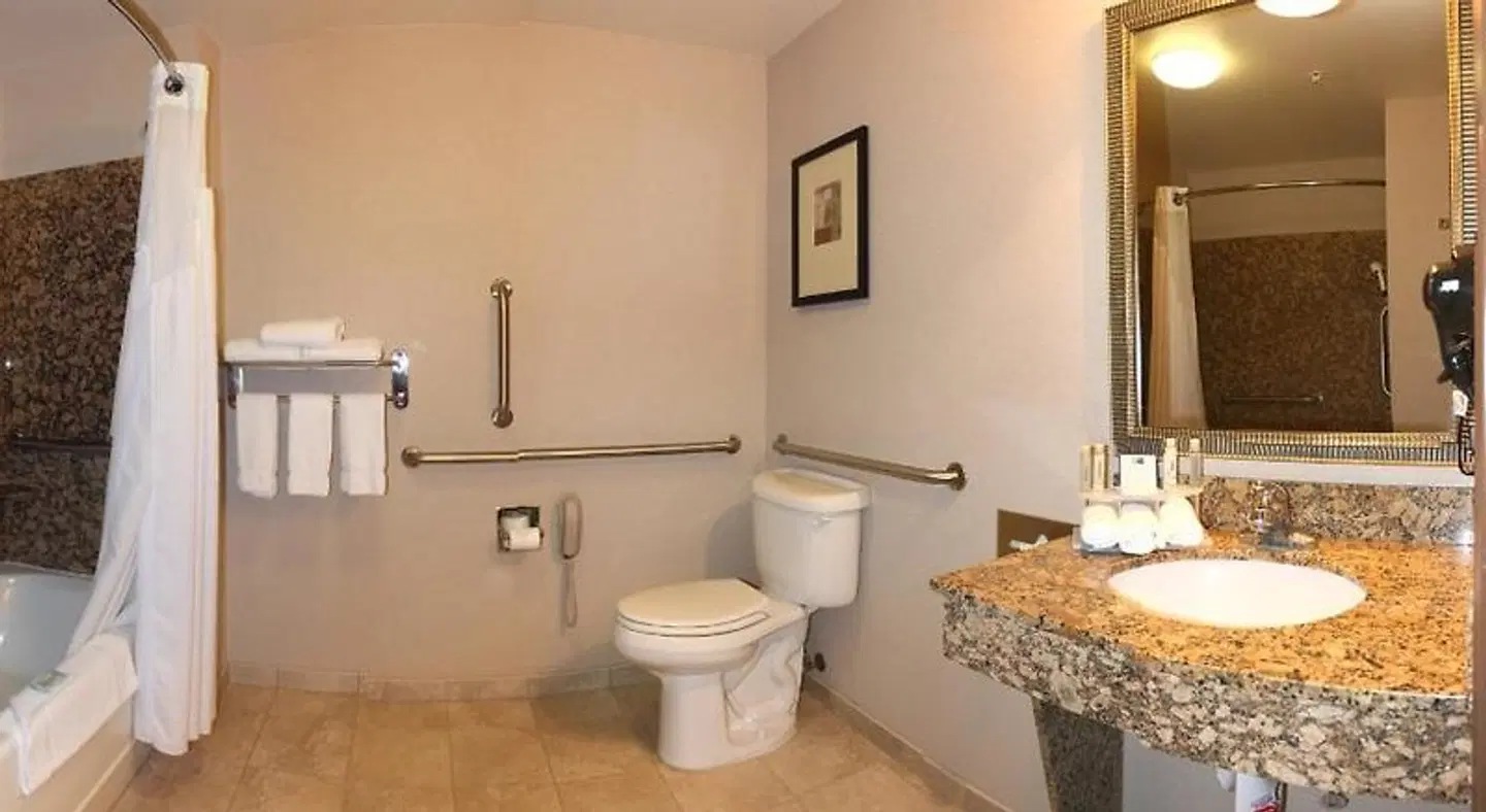 Holiday Inn Express Vancouver Mall-Portland Area Badezimmer