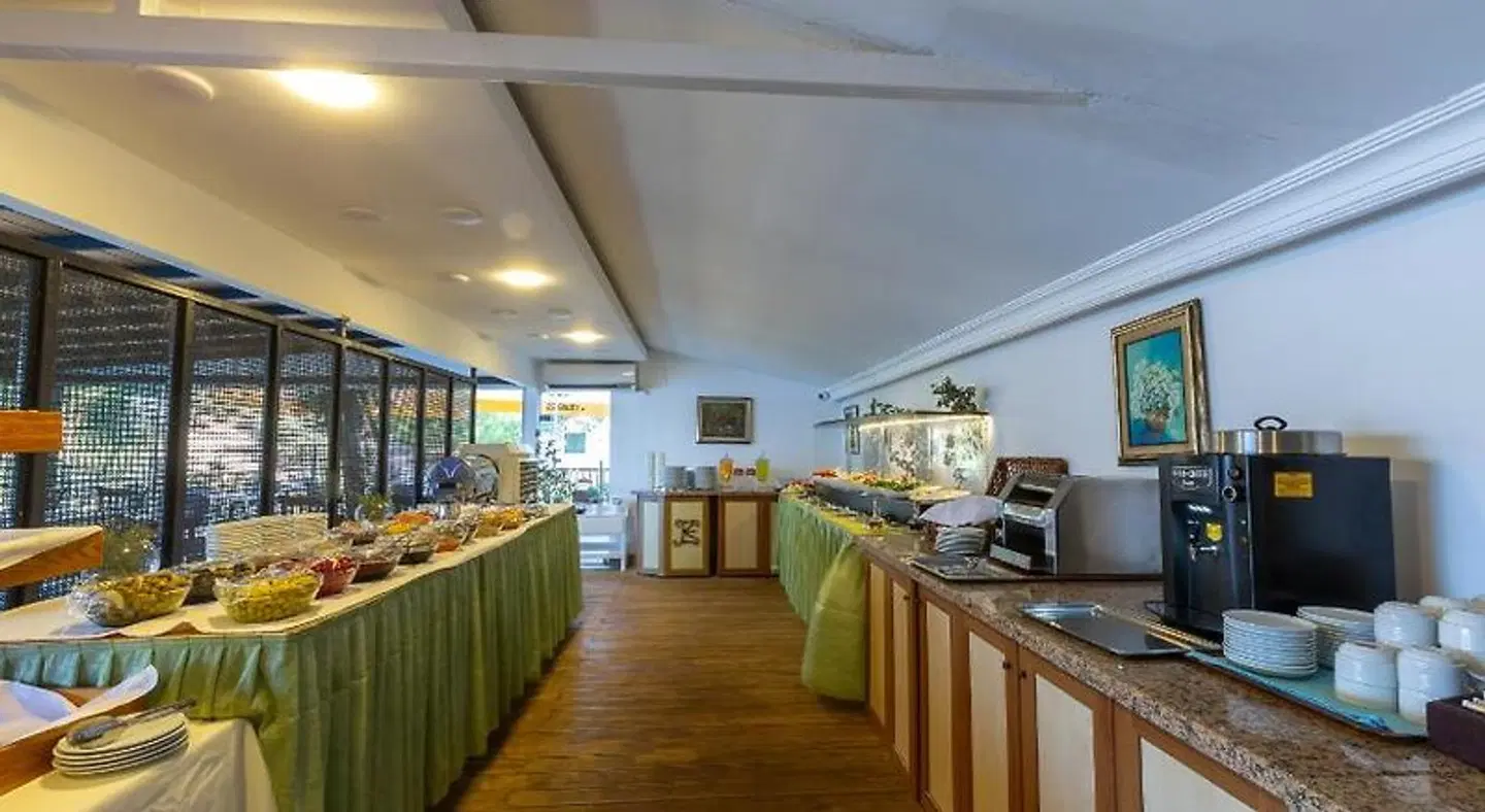 Kulube Hotel Restaurant