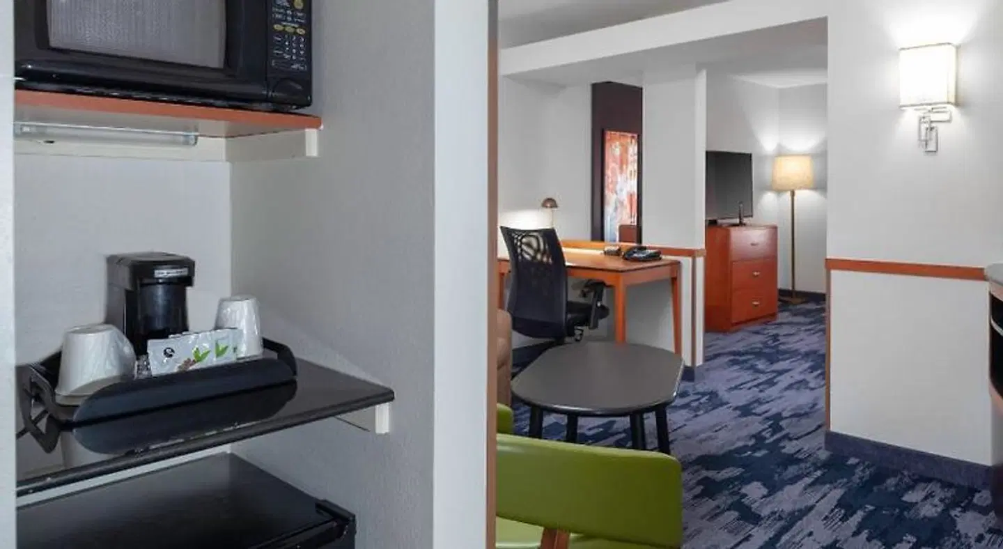 Fairfield Inn & Suites by Marriott Charlotte Matthews ROOM_EXAMPLE