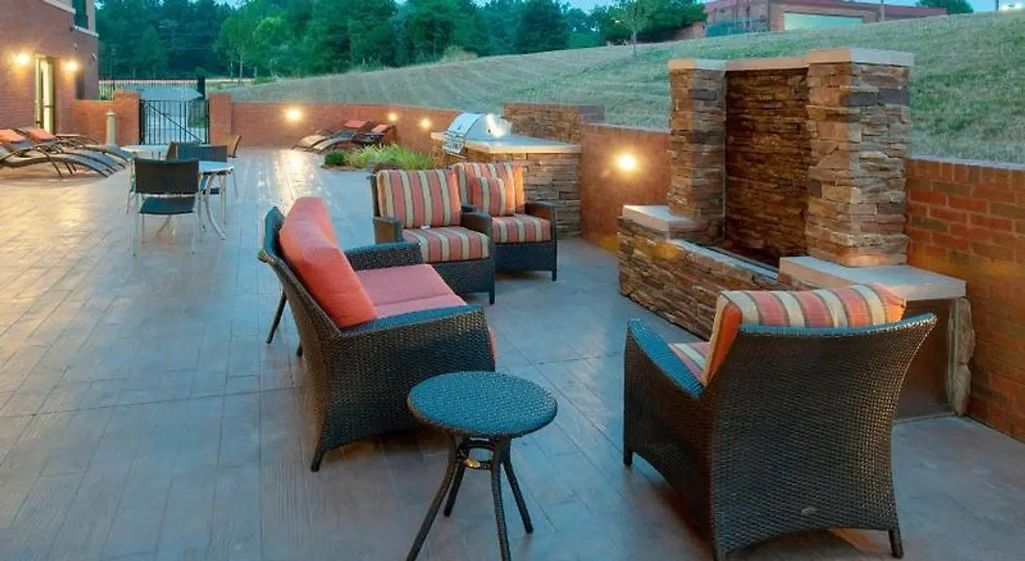 Fairfield Inn & Suites by Marriott Charlotte Matthews Terrasse