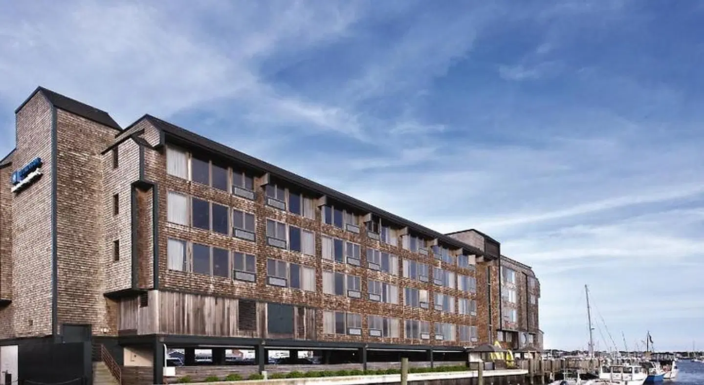 Club Wyndham Inn on Long Wharf EXTERIOR