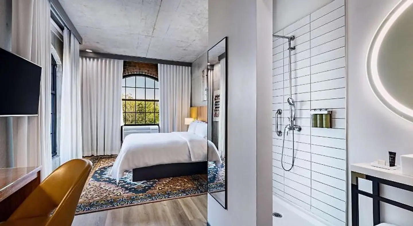 NYLO Providence Warwick Hotel, Tapestry Collection by Hilton ROOM_EXAMPLE