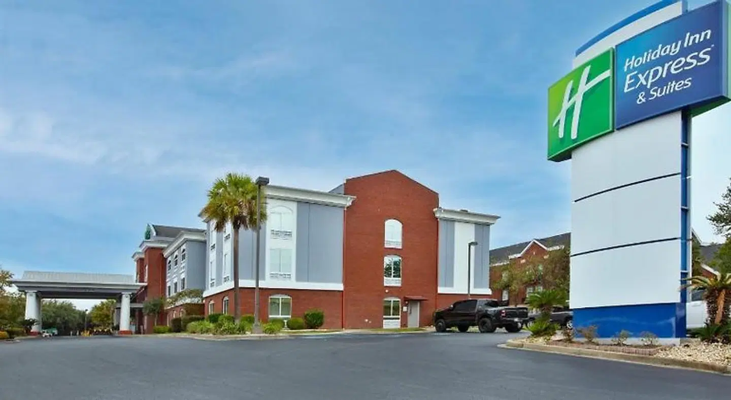 Holiday Inn Express & Suites Sumter by IHG EXTERIOR
