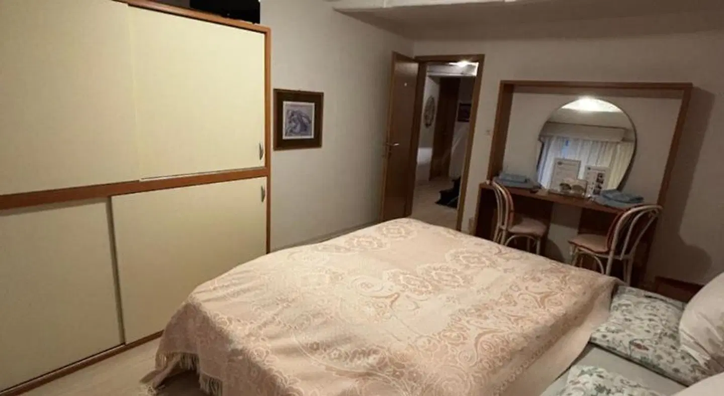 Grotto Flora ROOM_EXAMPLE