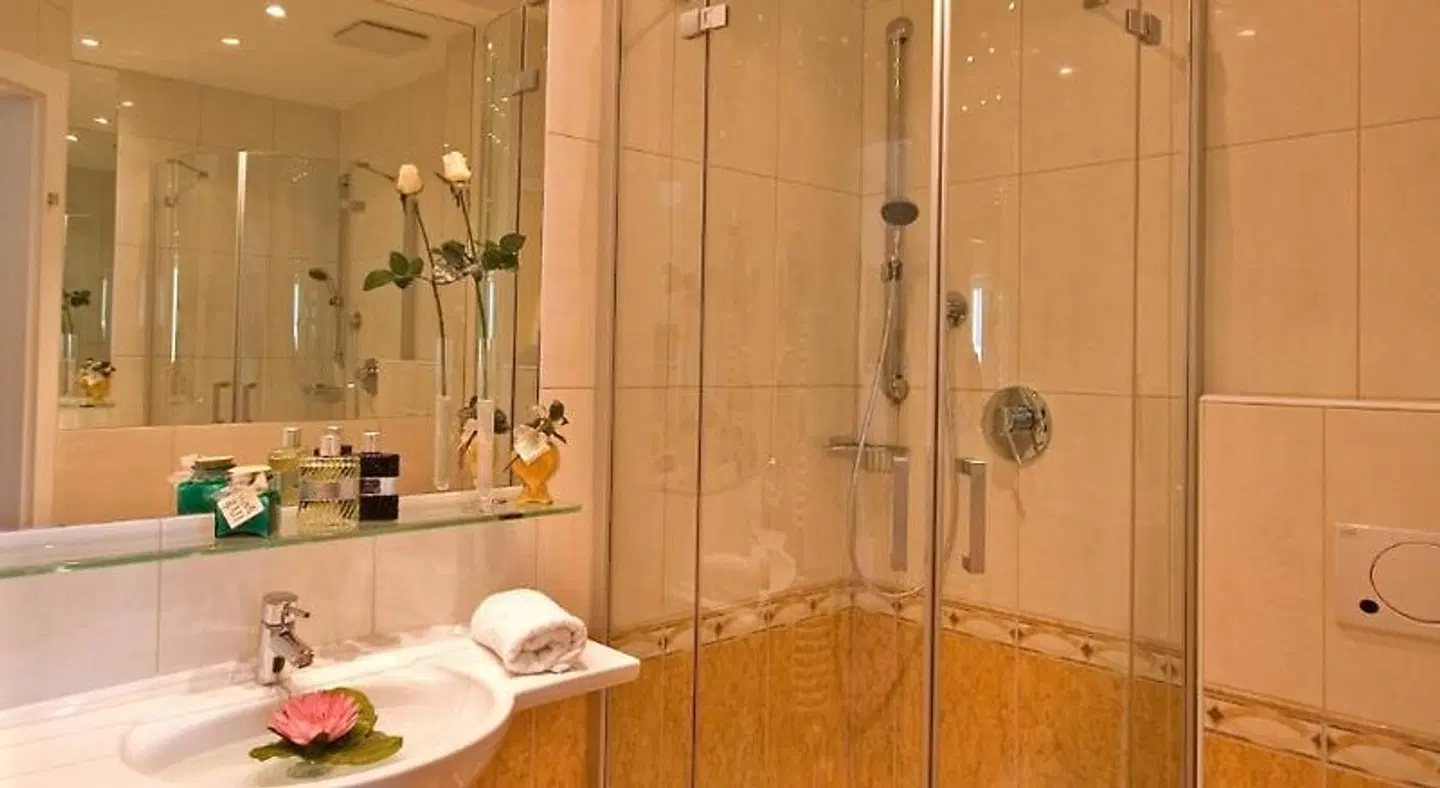 Hotel Schloss Fernsteinsee Badezimmer