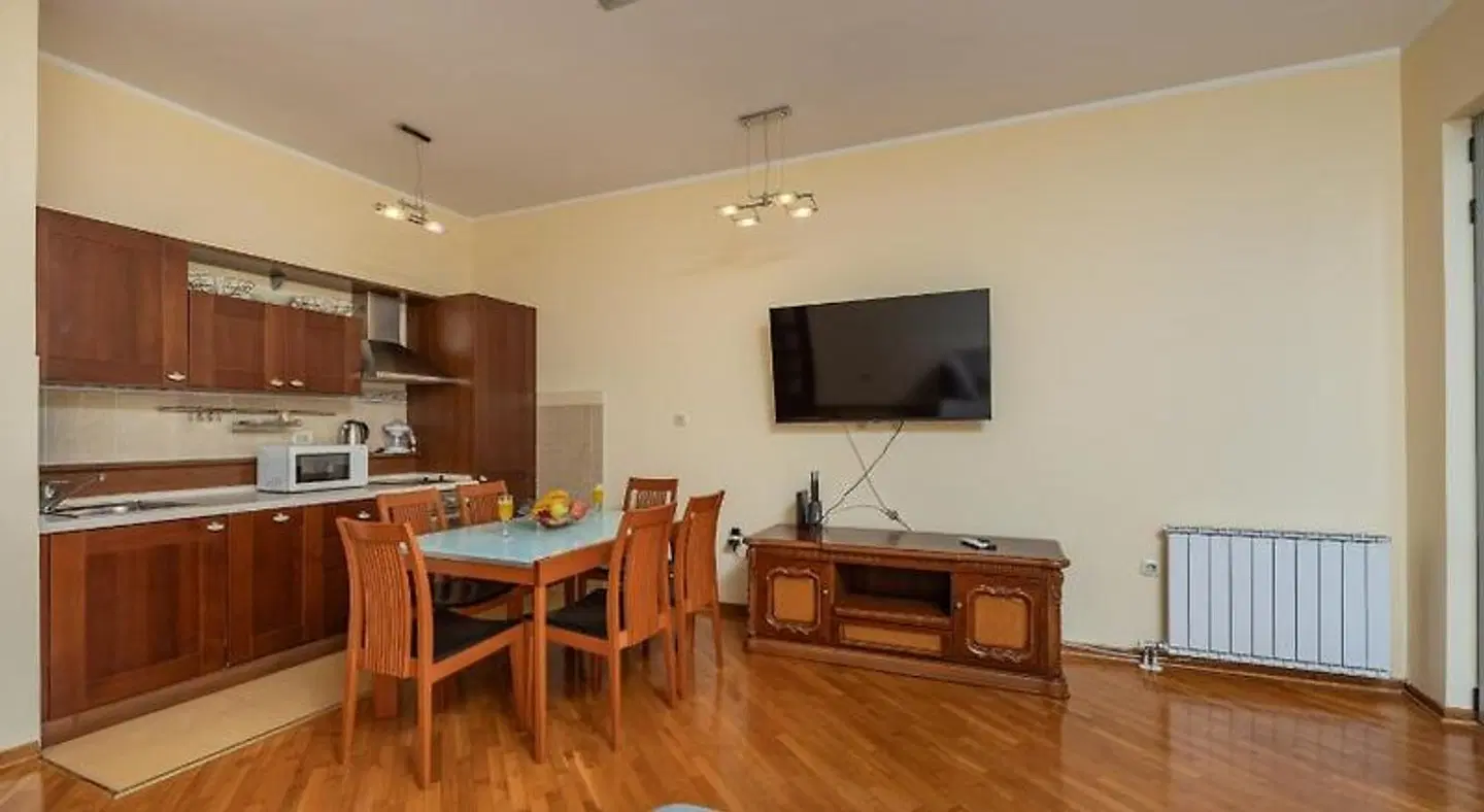 Apartment City ROOM_EXAMPLE