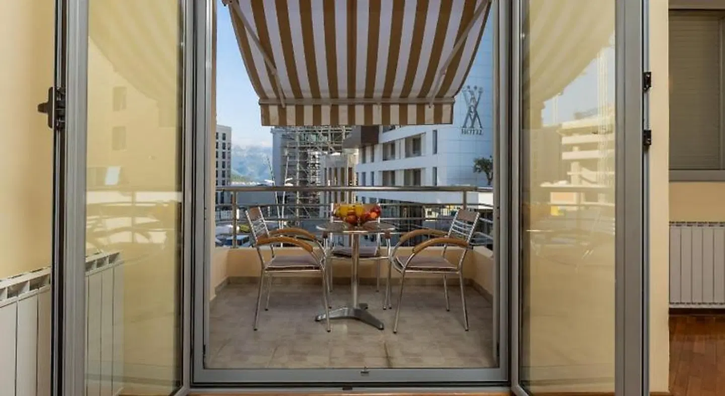 Apartment City ROOM_EXAMPLE