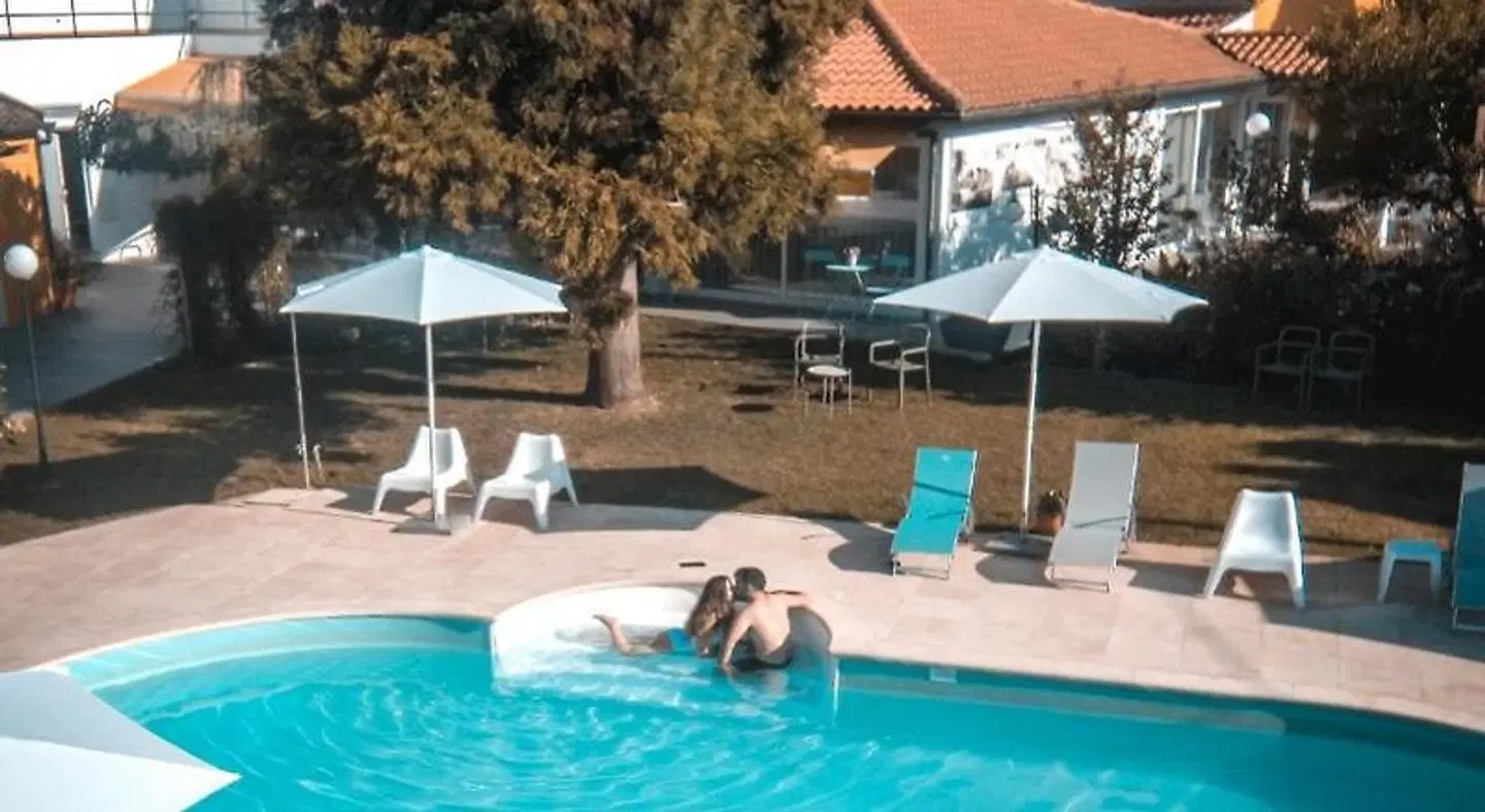 Casa Fundevila OUTDOOR_POOL