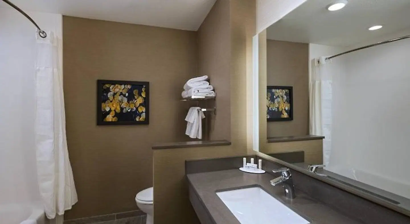 Fairfield by Marriott Inn & Suites Colorado Springs East/Ballpark Badezimmer