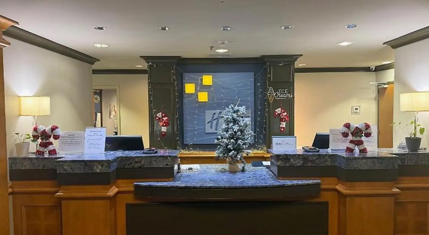 Holiday Inn Express & Suites Warwick-Providence (Airport) by IHG LOUNGE_LOBBY
