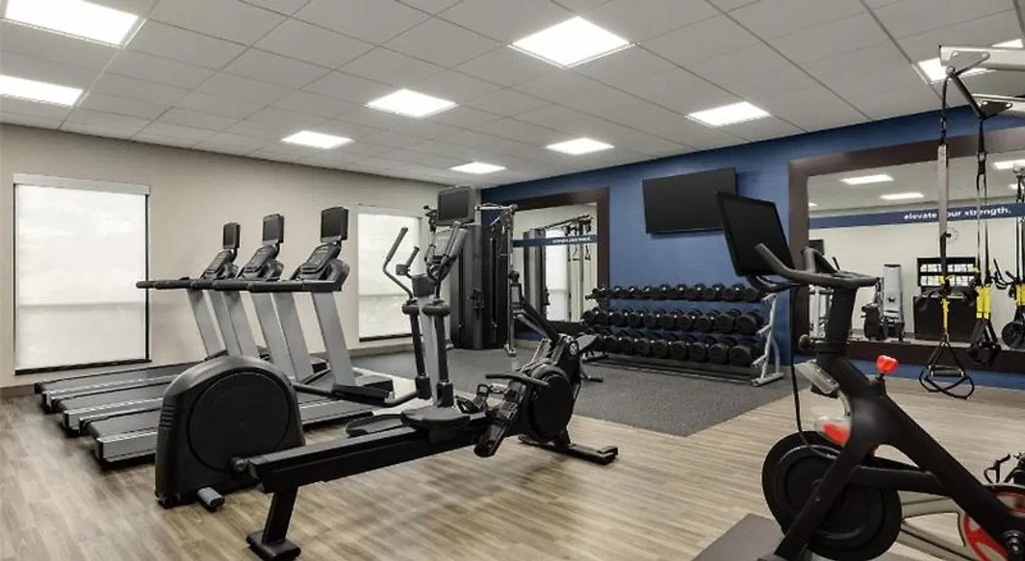 Hampton Inn & Suites Pittsburgh/Harmarville SPORTS_AND_LEISURE