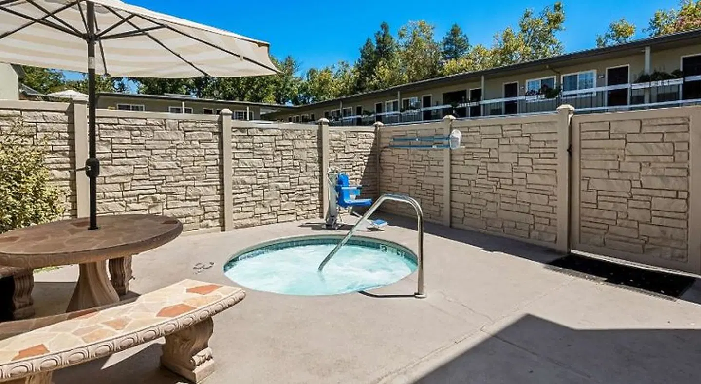 Best Western University Lodge HEALTH_BEAUTY