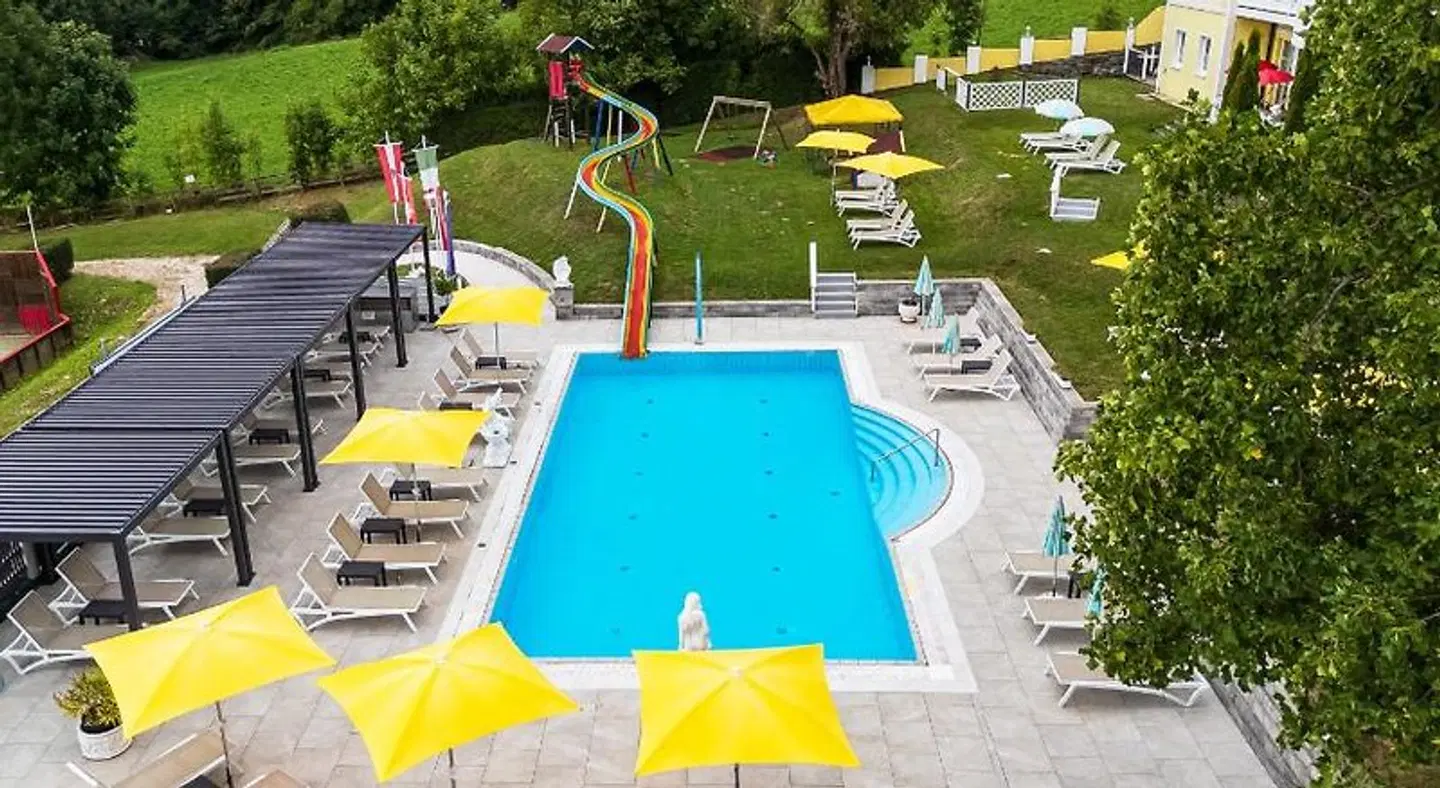 Hotel Sonnenhügel OUTDOOR_POOL