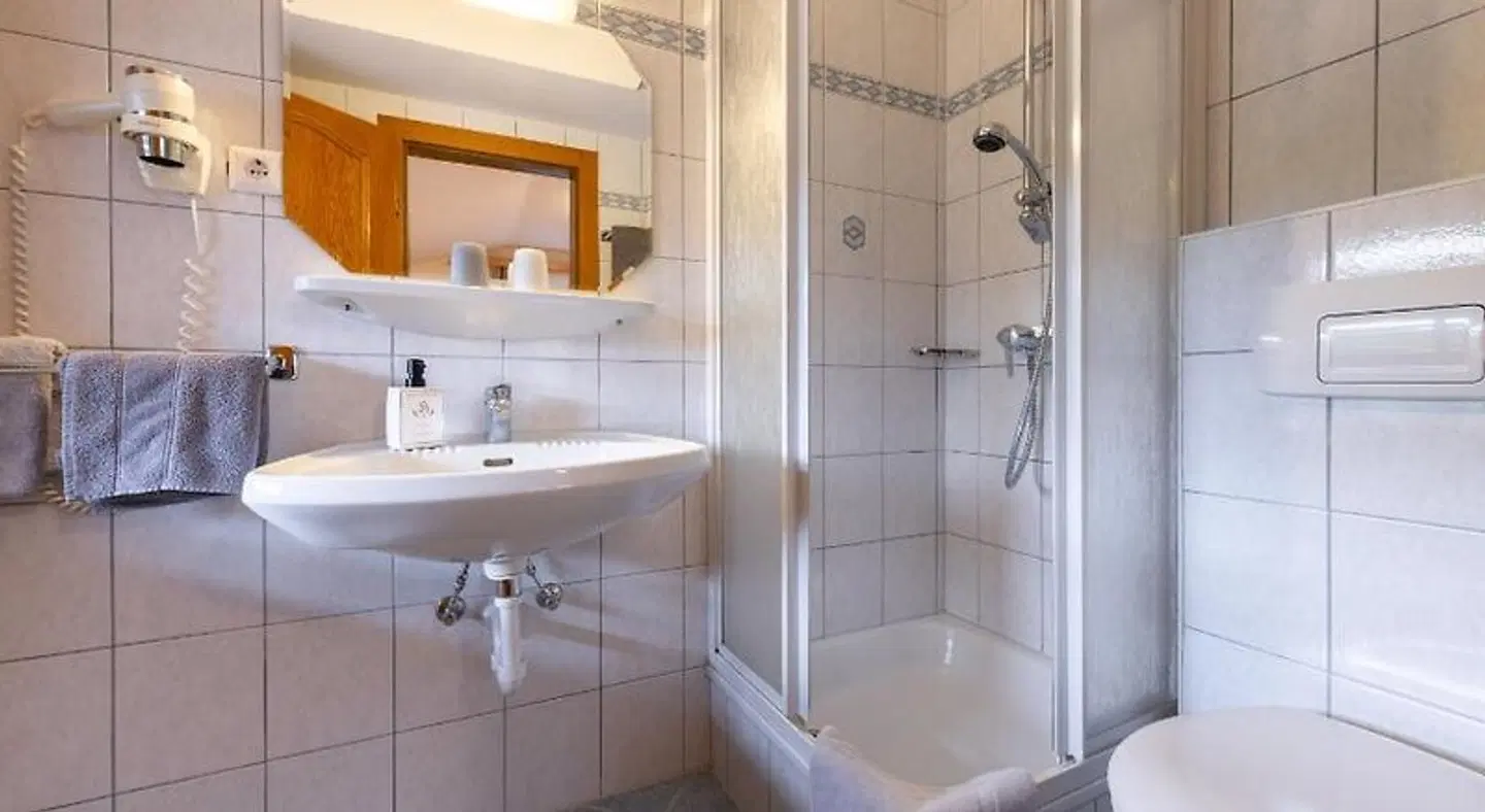 ApartHotel Holzerhof Badezimmer