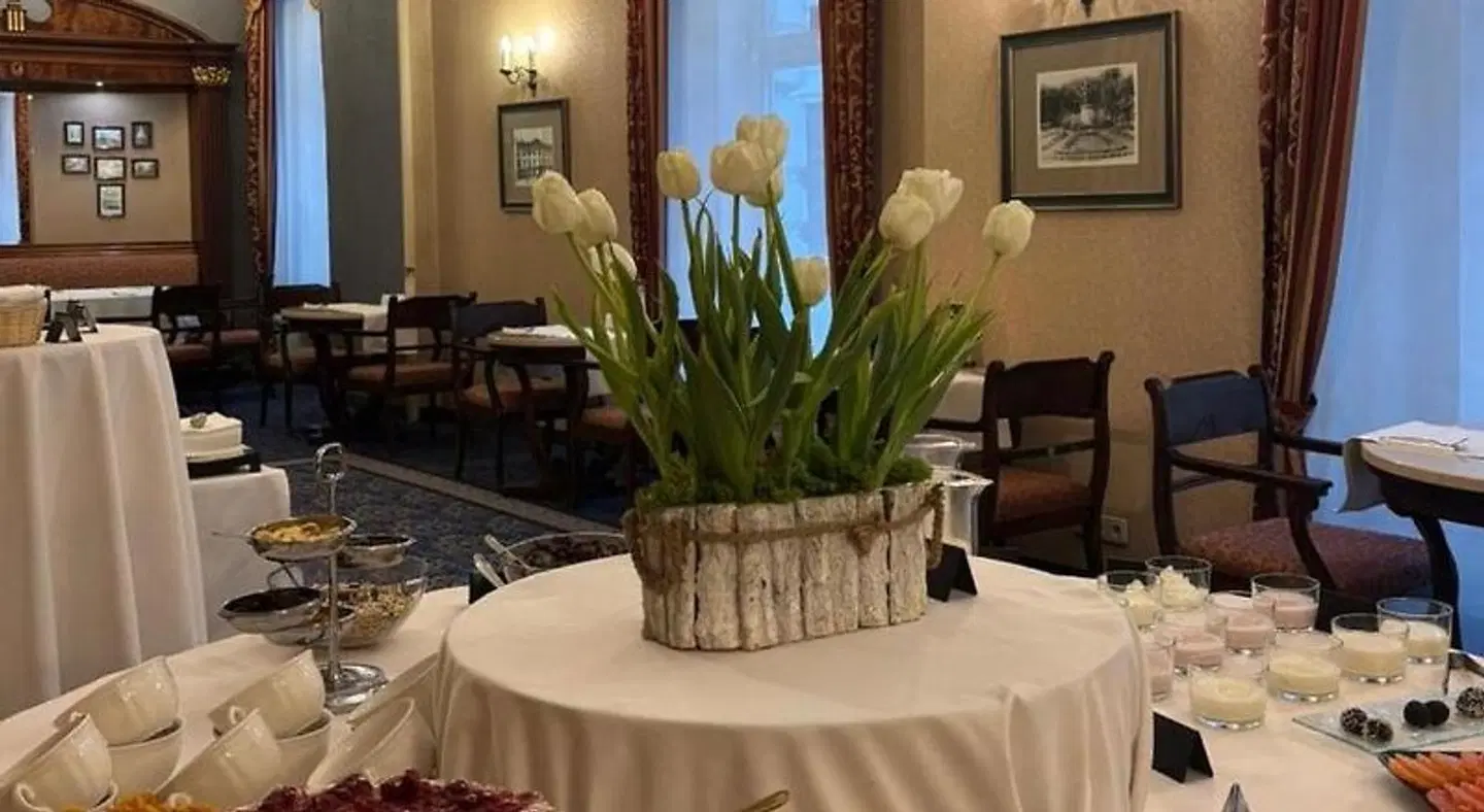 Grand Hotel ROOM_EXAMPLE