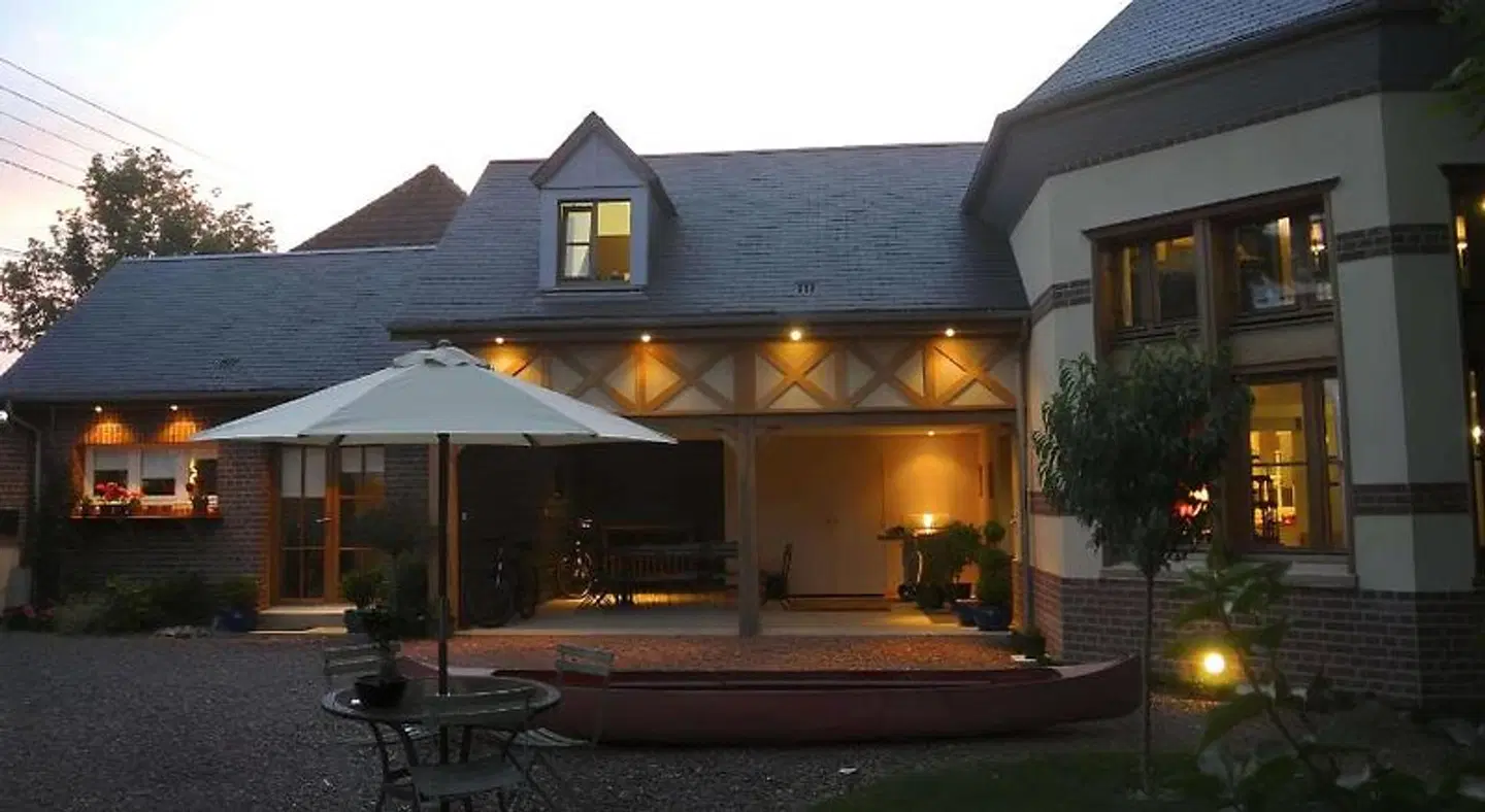 Comme Une Parenthèse EXTERIOR